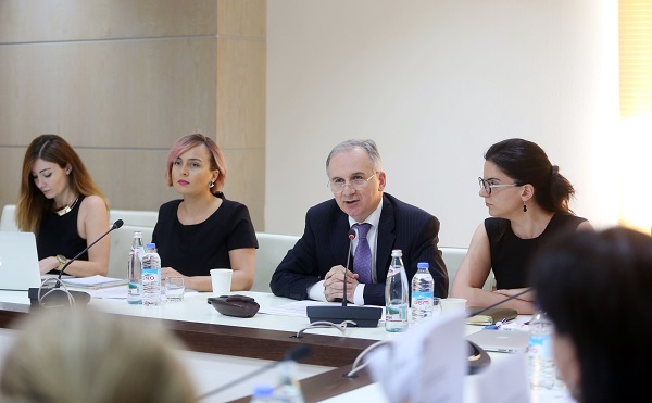 კანცელარიაში გენდერული თანასწორობის და ოჯახში ძალადობის საკითხებზე მომუშავე უწყებათაშორისი კომისიის პირველი სხდომა გაიმართა