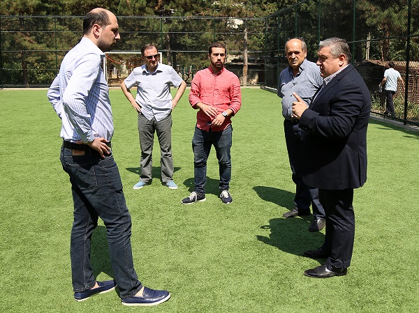 ჯაბა სამუშიას ინიციატივით თემქაზე სპორტული მოედანი მოეწყო