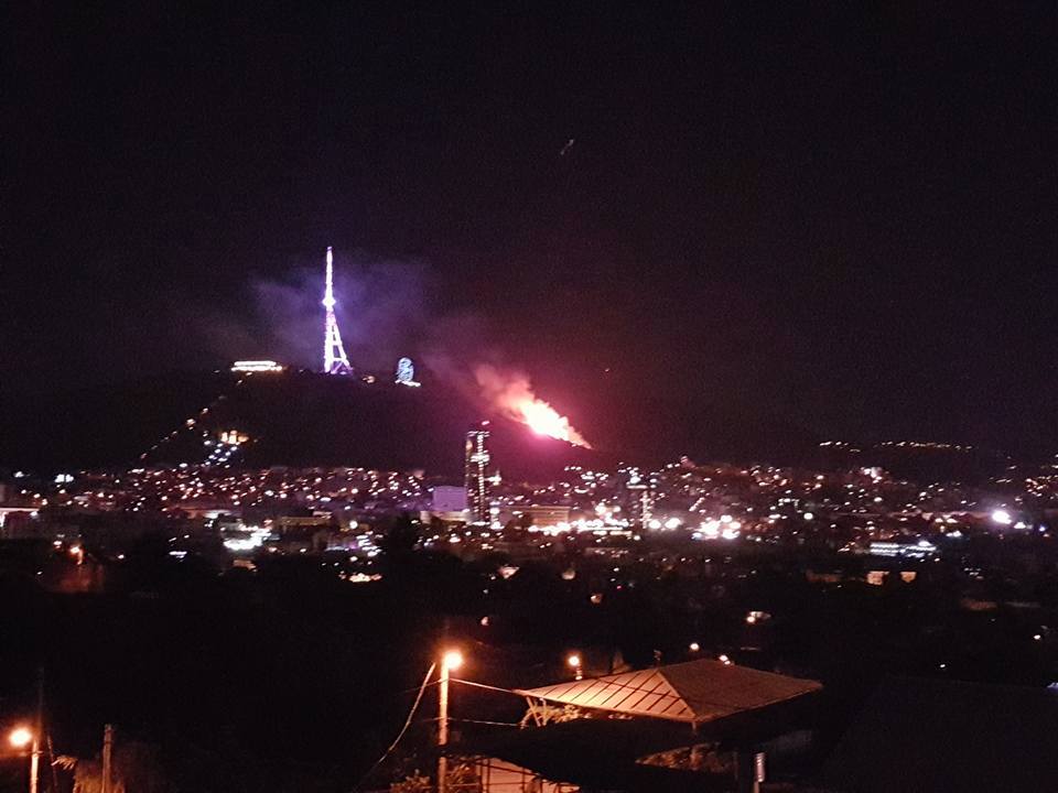 ამ დროისთვის პანთეონზე ცეცხლის გავრცელების საშიშროება არ არსებობს