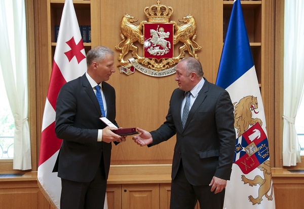 გიორგი მარგველაშვილმა საქართველოში ევროკავშირის სადამკვირვებლო მისიის ხელმძღვანელი ღირსების ორდენით დააჯილდოვა