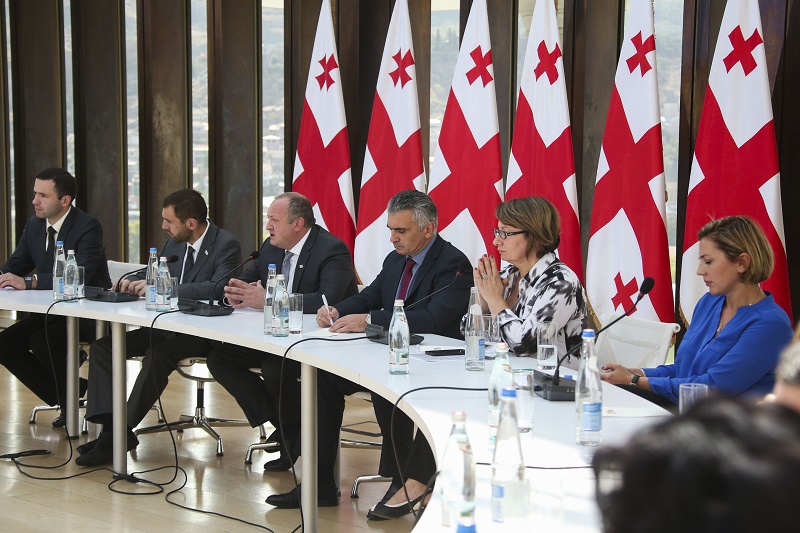 მითი, საქართველოში გასხვავებული შეხედულების პარტიების შეუთანხმებლობასთან დაკავშირებით, დამსხვრეულია - პრეზიდენტი
