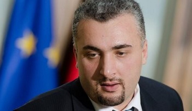 საკონსტიტუციო პროცესმა გვაჩვენა, რომ თქვენ მარტო ხართ - სერგი კაპანაძე მმართველ გუნდს მიმართავს