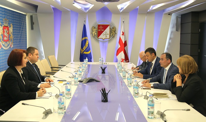 დიმიტრი ქუმსიშვილი აზიის განვითარების ბანკის აღმასრულებელ დირექტორს, მეთიუ ფოქსს შეხვდა
