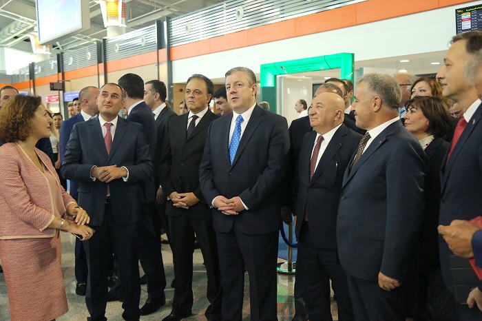 დიმიტრი ქუმსიშვილი თბილისის აეროპორტის ახალი ტერმინალის ოფიციალურ გახსნას დაესწრო