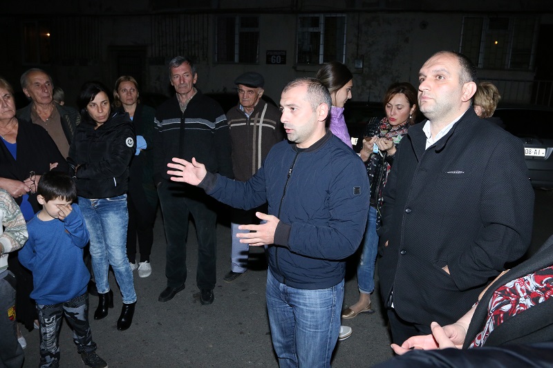 „ქართული ოცნების“  მაჟორიტარობის კანდიდატი ავთანდილ ცინცაძე ამომრჩეველს შეხვდა