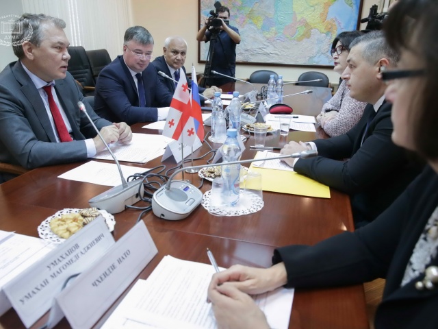 ,,პატრიოტთა ალიანსის“ წევრები ლეონიდ კალაშნიკოვს შეხვდნენ