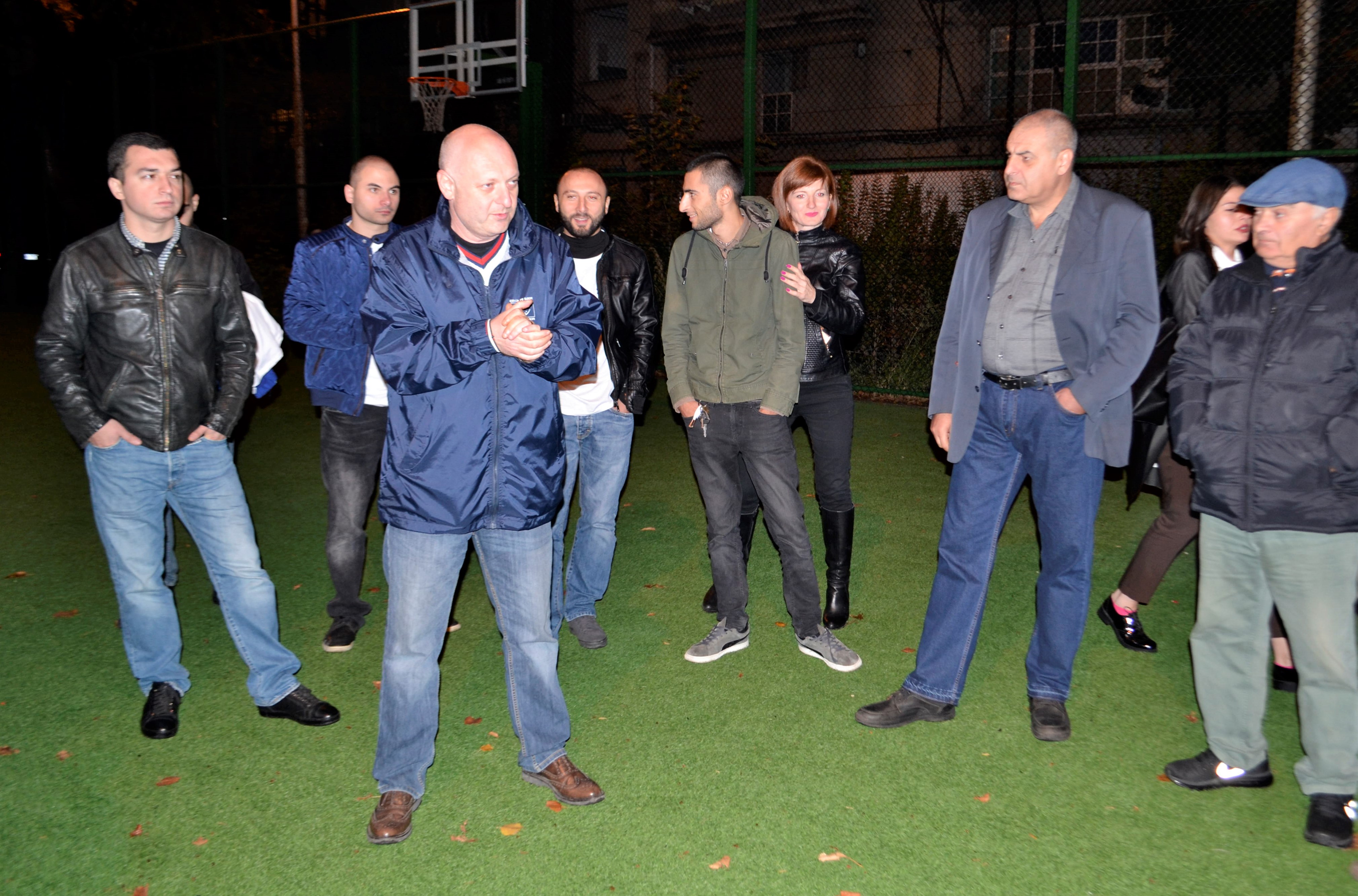 დავით უთმელიძე ყაზბეგისა და ვაჟა-ფშაველას გამზირის მცხოვრებლებს შეხვდა