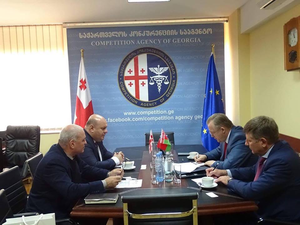 ნოდარ ხადური ბელორუსის რესპუბლიკის ელჩს მიხეილ მიატლიკოვს შეხვდა