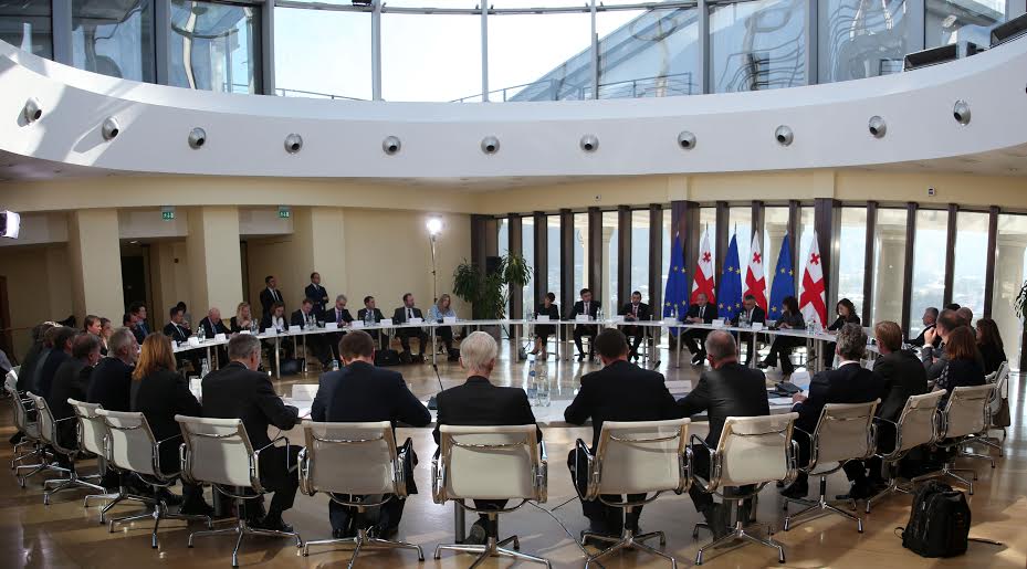 საქართველოს პრეზიდენტმა ევროკავშირის წევრი ქვეყნების ელჩებს უმასპინძლა
