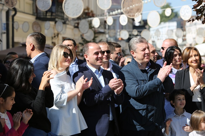 დავით ნარმანია და გიორგი კვირიკაშვილი „ახალ ტფილისში“ თბილისობის ღონისძიებებს დაეწრნენ