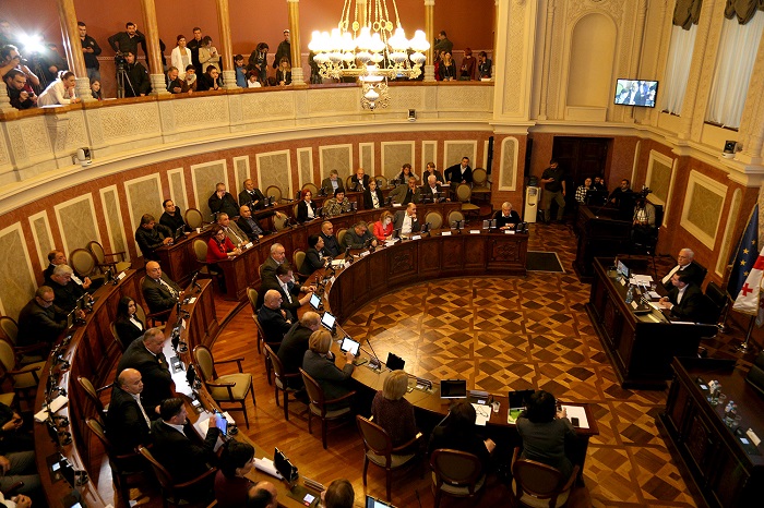 საკრებულოს სხდომაზე დღის წესრიგით წარმოდგენილი საკითხები განიხილეს