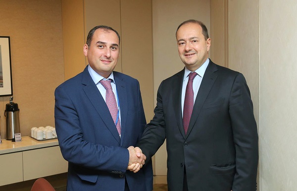 დიმიტრი ქუმსიშვილი საერთაშორისო საფინანსო კორპორაციის ვიცე-პრეზიდენტს და  საერთაშორისო სავალუტო ფონდის აღმასრულებელ დირექტორს შეხვდა