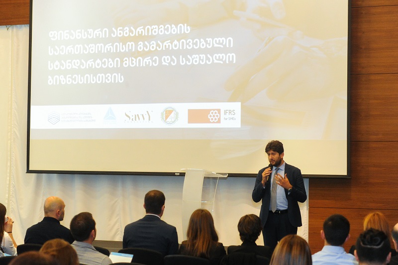 მცირე და საშუალო ბიზნესი ფინანსური ანგარიშგების გამარტივებულ, საერთაშორისო სტანდარტებზე გადადის