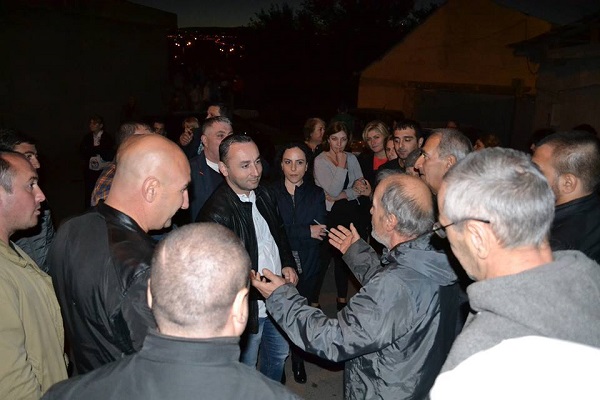 ლევან დავითაშვილი კახეთის გზატკეცილისა და ორბელების ქუჩის მოსახლეობას შეხვდა 