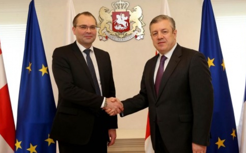 პრემიერი ფინეთის თავდაცვის მინისტრს შეხვდა