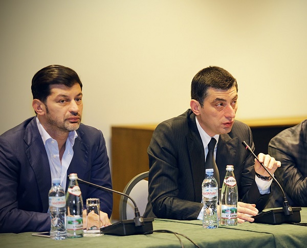 გიორგი გახარიამ და კახი კალაძემ სამშენებლო კომპანიებთან 41-ე დადგენილებაში შეტანილი ცვლილებები განიხილეს