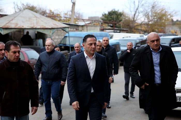სუს-ის უფროსმა დაღუპული სპეცრაზმელის ოჯახს მიუსამძიმრა