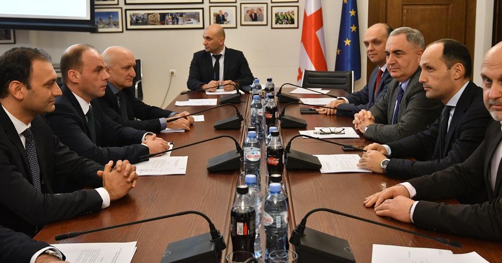 პარლამენტში დაზღვევის სახელმწიფო ზედამხედველობის სამსახურის სამეთვალყურეო საბჭოს სხდომა გაიმართა