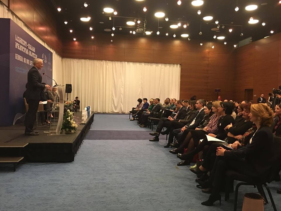 საკრებულოს დეპუტატმა ქალებმა გენდერული საკითხებისადმი მიძღვნილ კონფერენციაში მონაწილეობა მიიღეს 