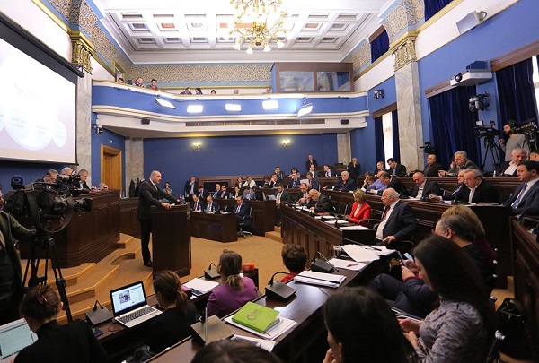 მამუკა ბახტაძე: საბიუჯეტო დეფიციტის დაბალი მაჩვენებლის მიღწევა შესაძლებელი გახდა მიმდინარე ხარჯების შემცირებით