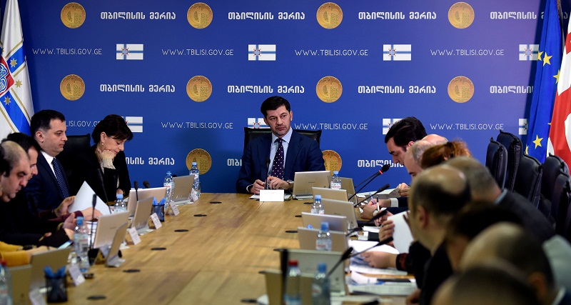 დედაქალაქის მერმა მოსახლეობას დამდეგი შობა-ახალი წელი მიულოცა