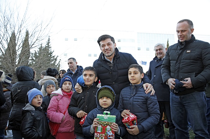 თბილისის მერი წინასაახალწლო ღონისძიებებს დაესწრო