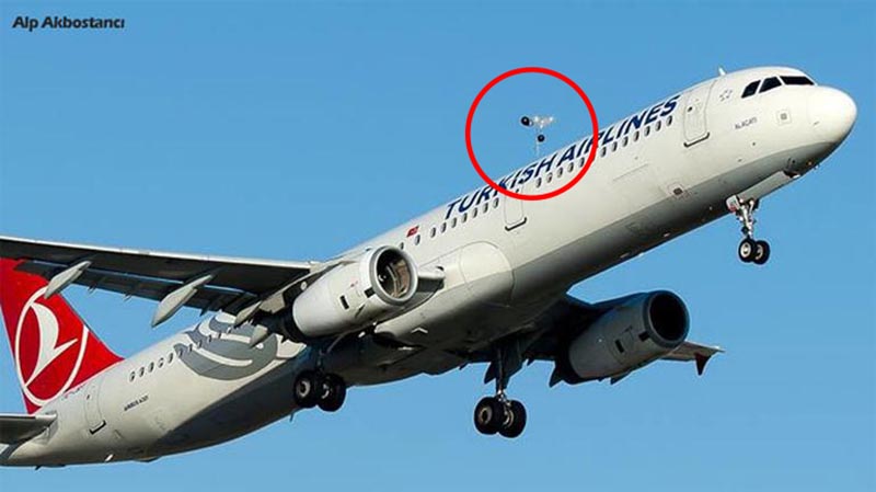 Turkish Airlines-ის თვითმფრინავი ბუშტებს შეეჯახა