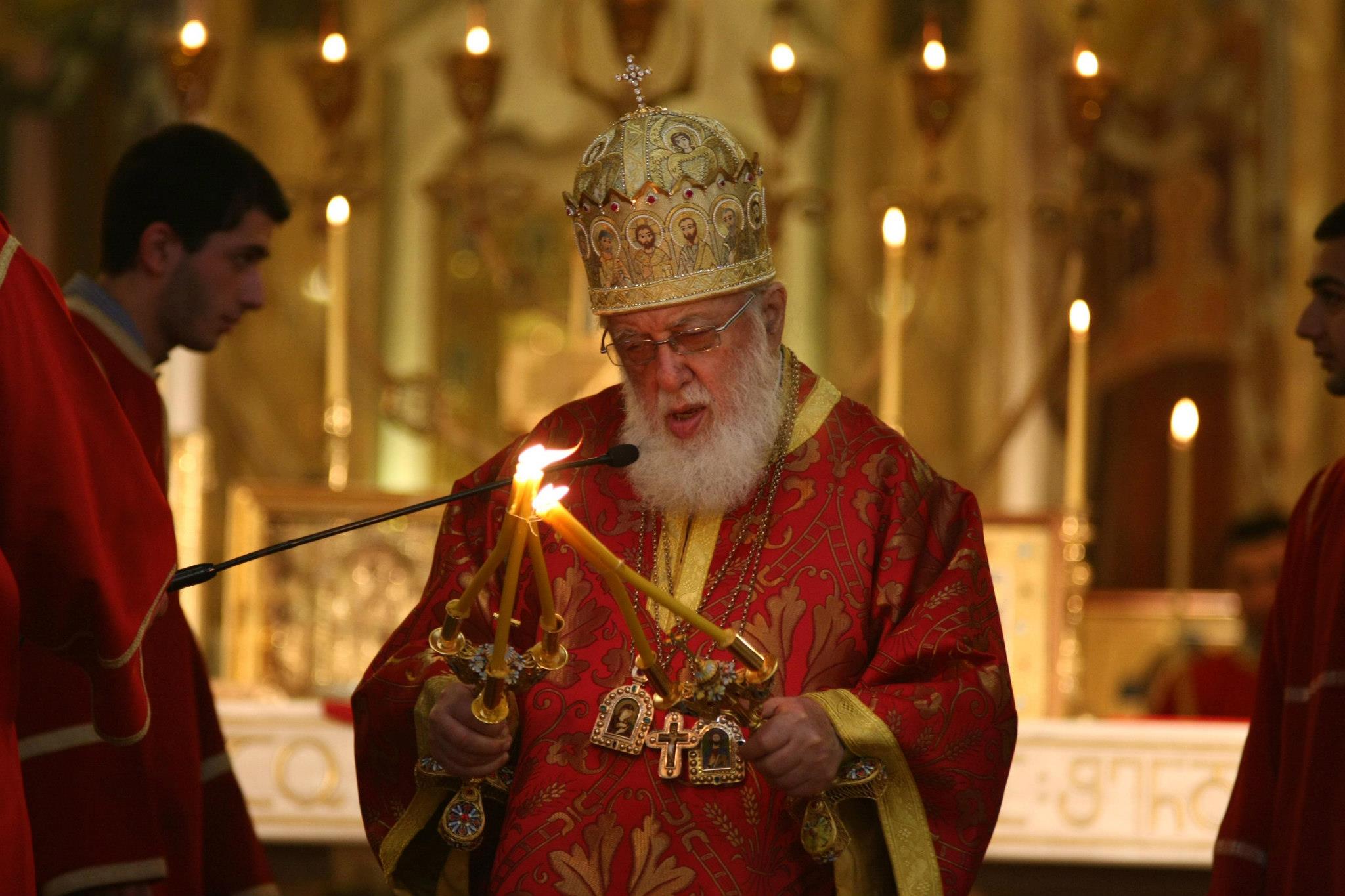 მე ვერ შევძლებდი ამ მძიმე ტვირთის ზიდვას თქვენი დახმარება რომ არ ყოფილიყო - ილია მეორე