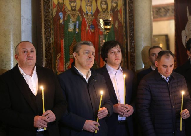 გიორგი კვირიკაშვილი მართლმადიდებელ მრევლს შობის დღესასწაულს ულოცავს 
