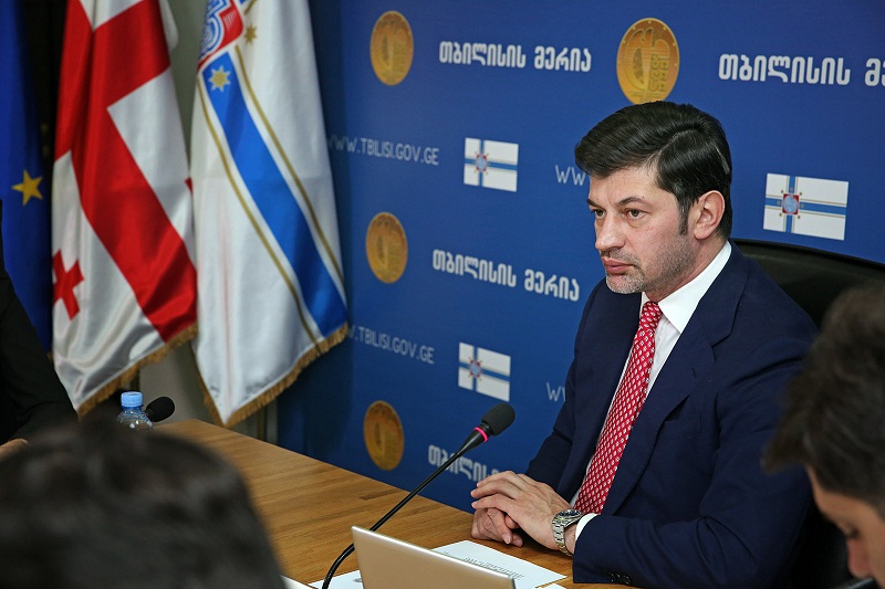 ყვარლის ქუჩაზე მცხოვრებ 24 ოჯახს მიწის ნაკვეთები კანონიერ მფლობელობაში გადაეცემა
