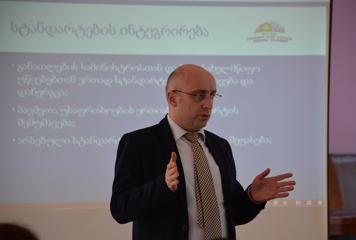 კახაბერ გვანცელაძე ისნის რაიონის ბაღების დირექტორებს, მაჟორიტარ დეპუტატებსა და გამგებელს შეხვდა