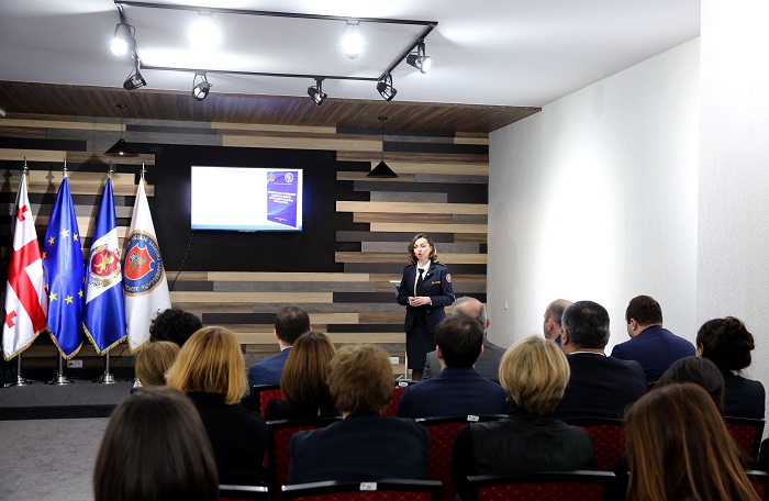 შსს-ს აკადემიაში დროებითი მოთავსების იზოლატორში კომუნიკაციისა და კრიზისული სიტუაციების მართვის საკითხებზე მომზადებული წიგნის პრეზენტაცია გაიმართა