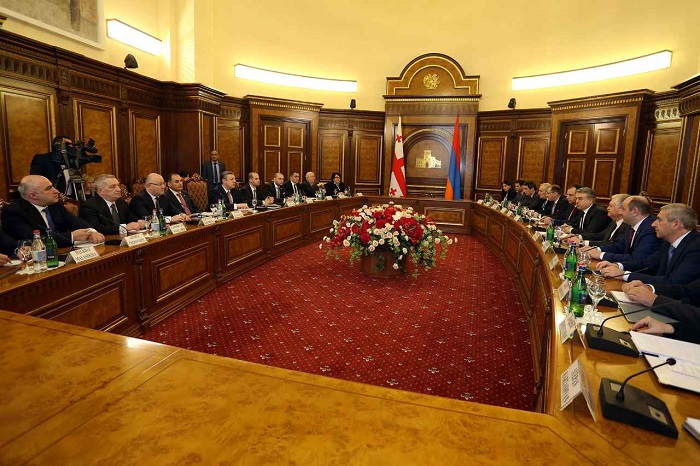 საქართველო-სომხეთის მთავრობის წევრების მონაწილეობით გაფართოებული შეხვედრა შედგა
