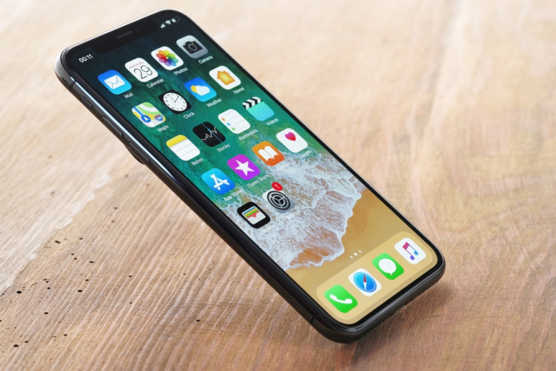 2 წლის ბავშვმა დედის iPhone 47 წლით დაბლოკა