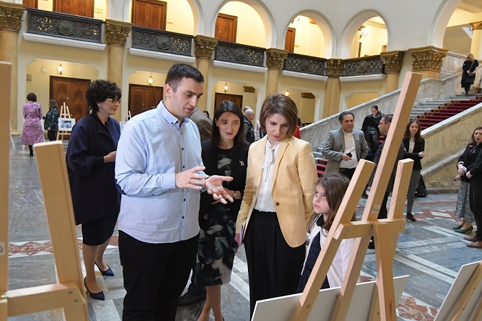 პარლამენტმა გამოფენას: „ქალები პოლიტიკაში - საქართველოს დემოკრატიული რესპუბლიკის გამოცდილება" უმასპინძლა