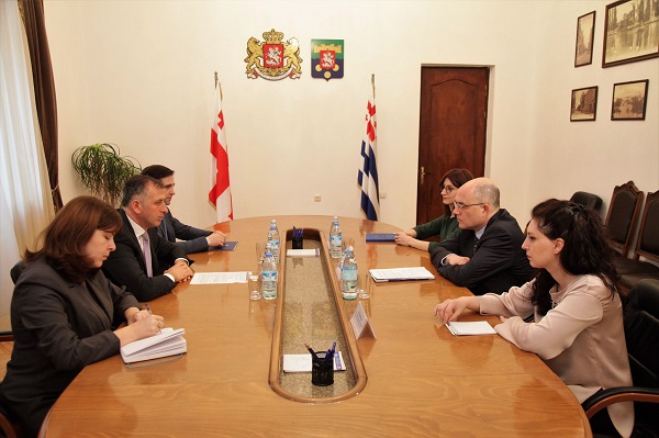 ზურაბ პატარაძე მიგრაციის საერთაშორისო ორგანიზაციის კოორდინატორს მარკ ჰულსტს შეხვდა