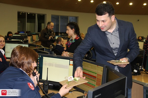  „112“-ის დირექტორმა თანამშრომლებს ქალთა საერთაშორისო დღე მიულოცა