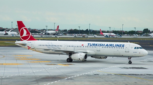 მგზავრების ბომბზე ხუმრობის გამო Turkish Airlines-მა ფრენა სამი საათით შეაჩერა   