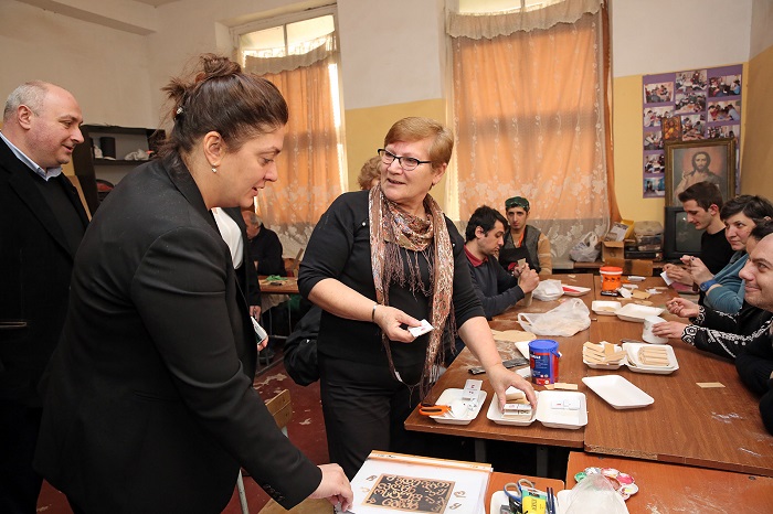 თბილისის მერის მოადგილე სოფო ხუნწარია სოციალურ საწარმო „სხივს“ ეწვია