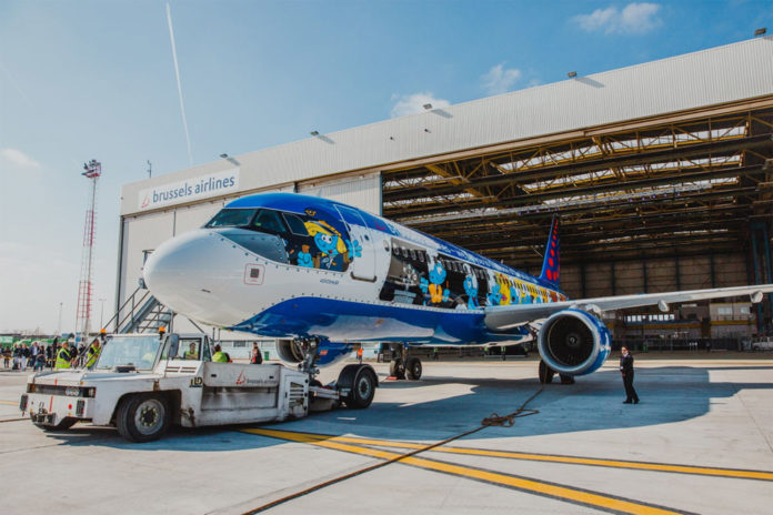 Brussels Airlines-მა თვითმფრინავზე სმურფები დაახატა (ფოტოები)