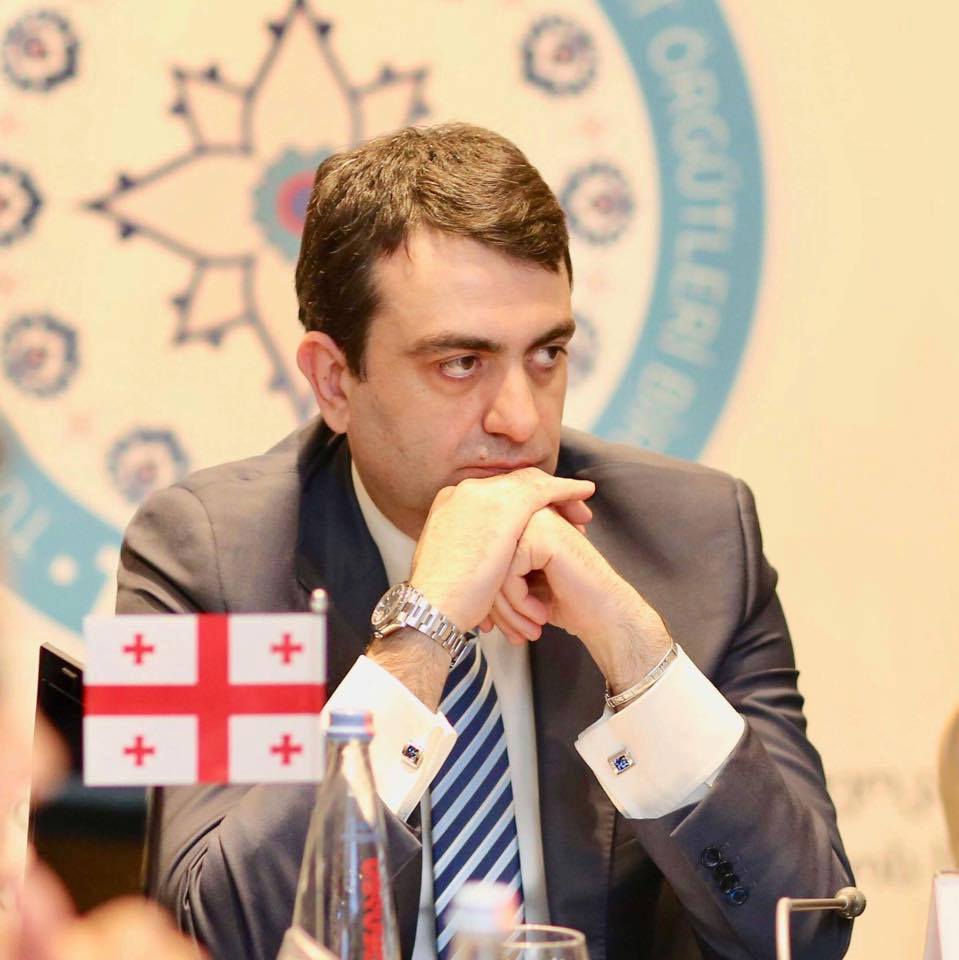 ადვოკატთა ასოციაციის თავმჯდომარე ადვოკატისთვის ბრალის წაყენებასთან დაკავშირებით საგანგებო განცხადებას ავრცელებს