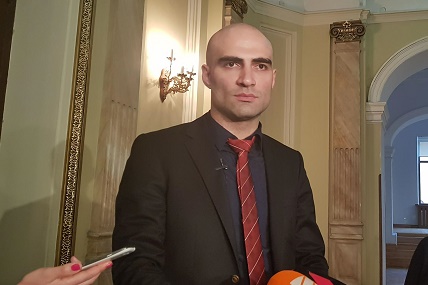 როცა ყველა მოწმე ჩვენებას ცვლის, ჩნდება ეჭვი, ვინმე ხომ არ არის დაინტერესებული, მოწმემ სასამართლოს არასწორი ინფორმაცია მიაწოდოს - ტარიელ კაკაბაძე