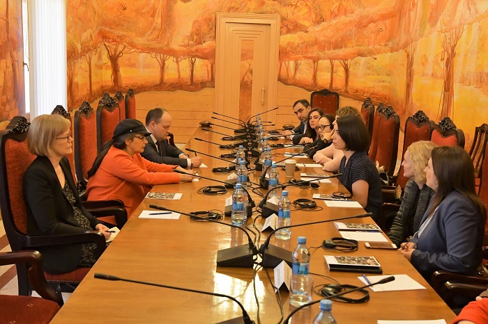 შვედეთის პარლამენტის თავმჯდომარის მოადგილემ გენდერული პოლიტიკის საკითხებზე პარლამენტში შეხვედრა გამართა