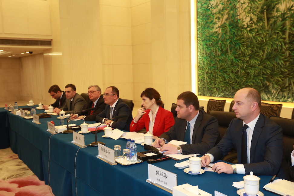 დიმიტრი ქუმსიშვილმა ჩინეთის ვაჭრობის მინისტრს მთავრობათაშორისი კომისიის სხდომის და ბიზნესფორუმის ჩატარება თბილისში შესთავაზა