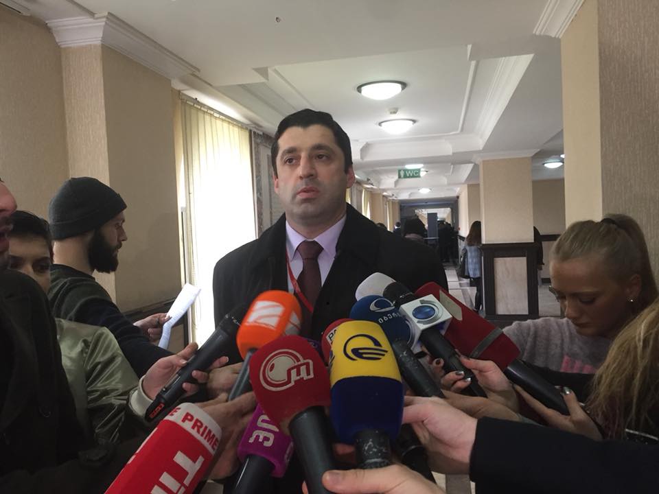 პროკურორი ცრუს უწოდებს ინფორმაციას, თითქოს ხორავას ქუჩის საქმის მოწმესთან სახლში პროკურორები იმყოფებოდნენ 