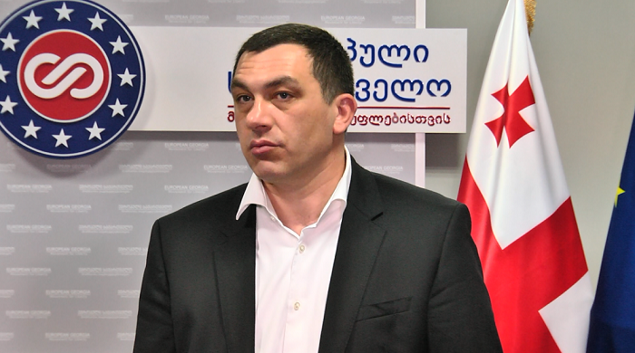 ბოკერია: გვყავს პრემიერ-მინისტრი, რომელსაც პარტიის მართვას არ ანდობენ და  ქვეყანას მართავს