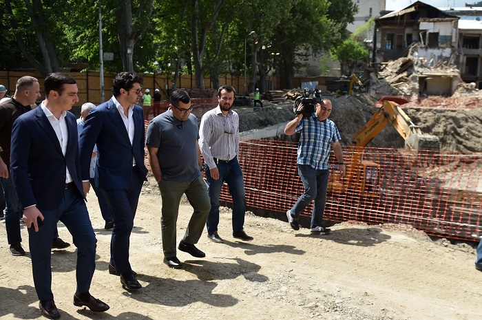 თბილისის მერი ორბელიანის მოედანზე მიმდინარე სარეაბილიტაციო სამუშაოებს გაეცნო