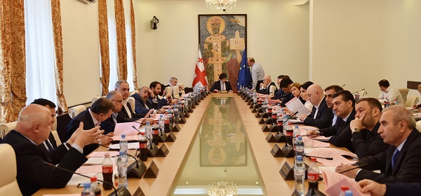 ნარკოპოლიტიკის შესახებ ახალი კანონმდებლობის მიღება კიდევ ერთი თვით გადაიდო