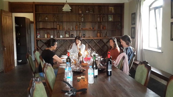 საქართველოს ერთკვირიანი ვიზიტით პოპულარული გამოცემების - '"Wine and Spirits" და „Dow Jones" ჟურნალისტები ეწვივნენ