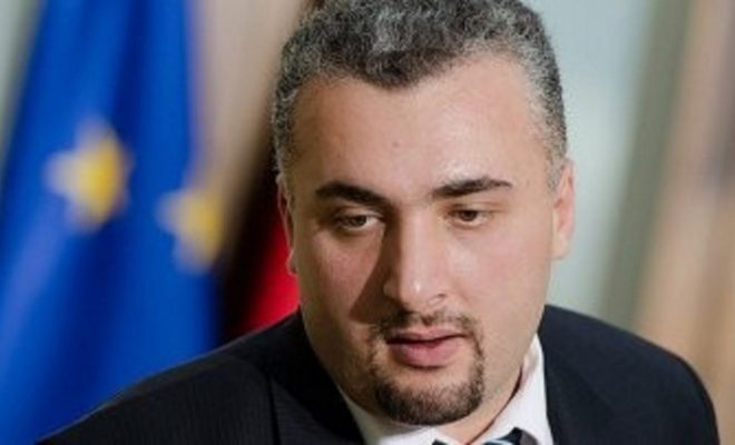 სერგი კაპანაძე: აღარაფერი ეშველება იმ ხალხის საბჭოთა მენტალიტეტს, ვისაც ახლა რუსთაველზე მიმდინარე აქცია "ნარკომანების" აქციად მიაჩნია